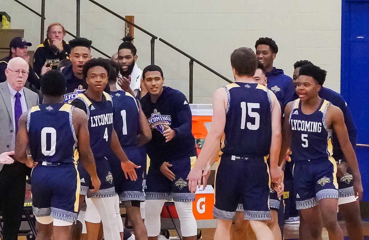 Men's Basketball: Warriors fall to Lions in OT